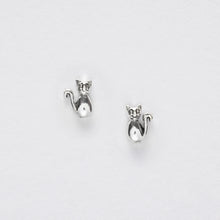 Load image into Gallery viewer, Strerling Silver Cat Shaped  Stud Earrings Card
